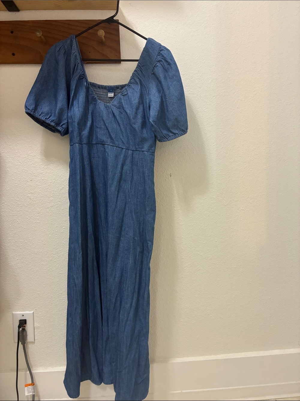 Old Navy Blue Denim Midi Dress with Puff Sleeves